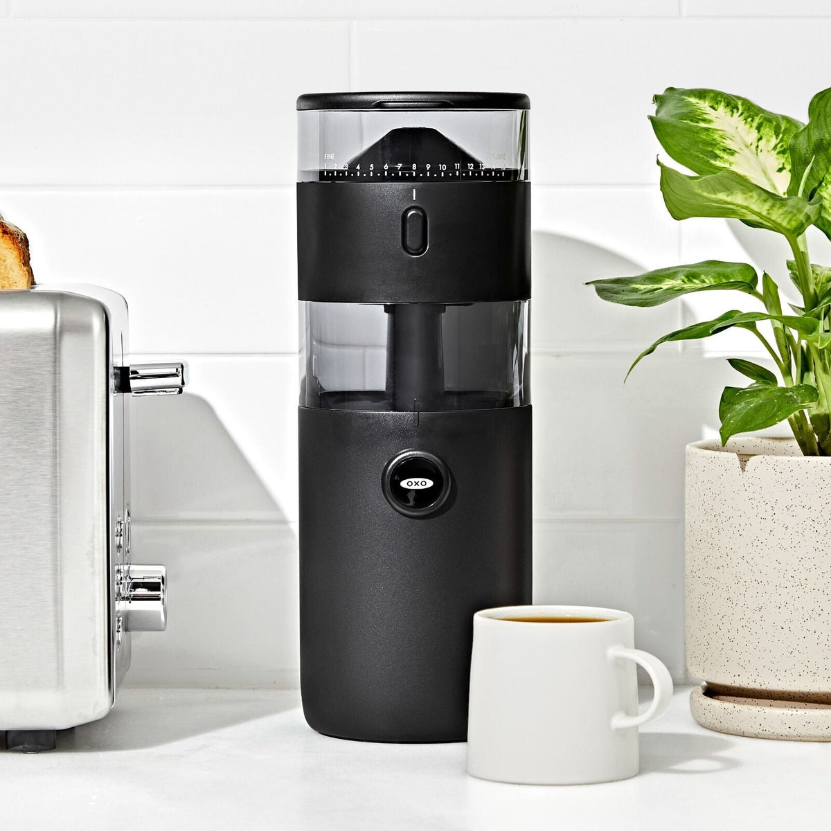compact-conical-burr-coffee-grinder-r5 brew_8720800_compactgrinder_pdp_07.jpg