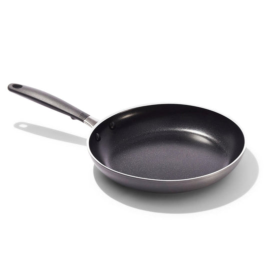 non-stick-pro-every-day-10-inch-fry-pan-t4 oxo_cc010469-001_nonstick-everyday-10in-fry-pan_pdp_01.jpg